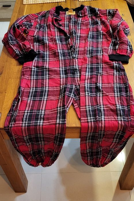 Piżama jednoczęściowa kombinezon w kratkę big feet rozmiar L
