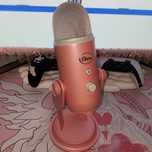 Микрофон Blue Yeti Pink