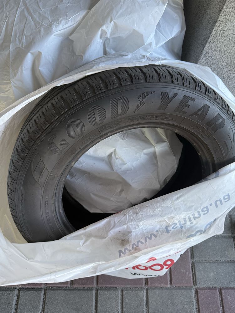 Продам резину Goodyear 225/65r17 б/у