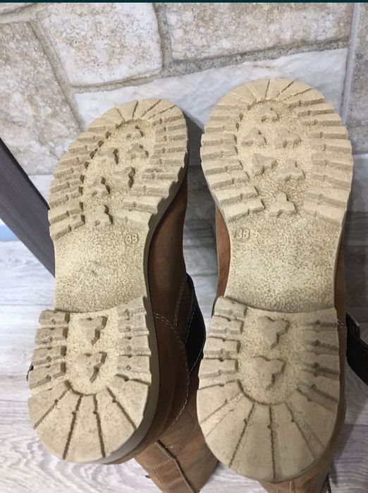 Продам эксклюзивные женские кожаные сапоги