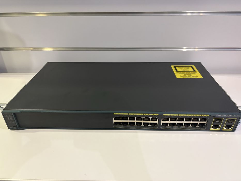 Switch cisco WS-C2960-24TC-L