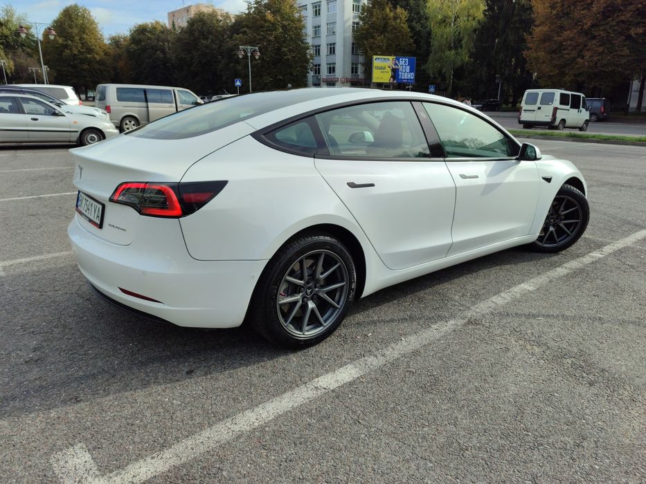 Тесла Модел 3 Tesla Model 3