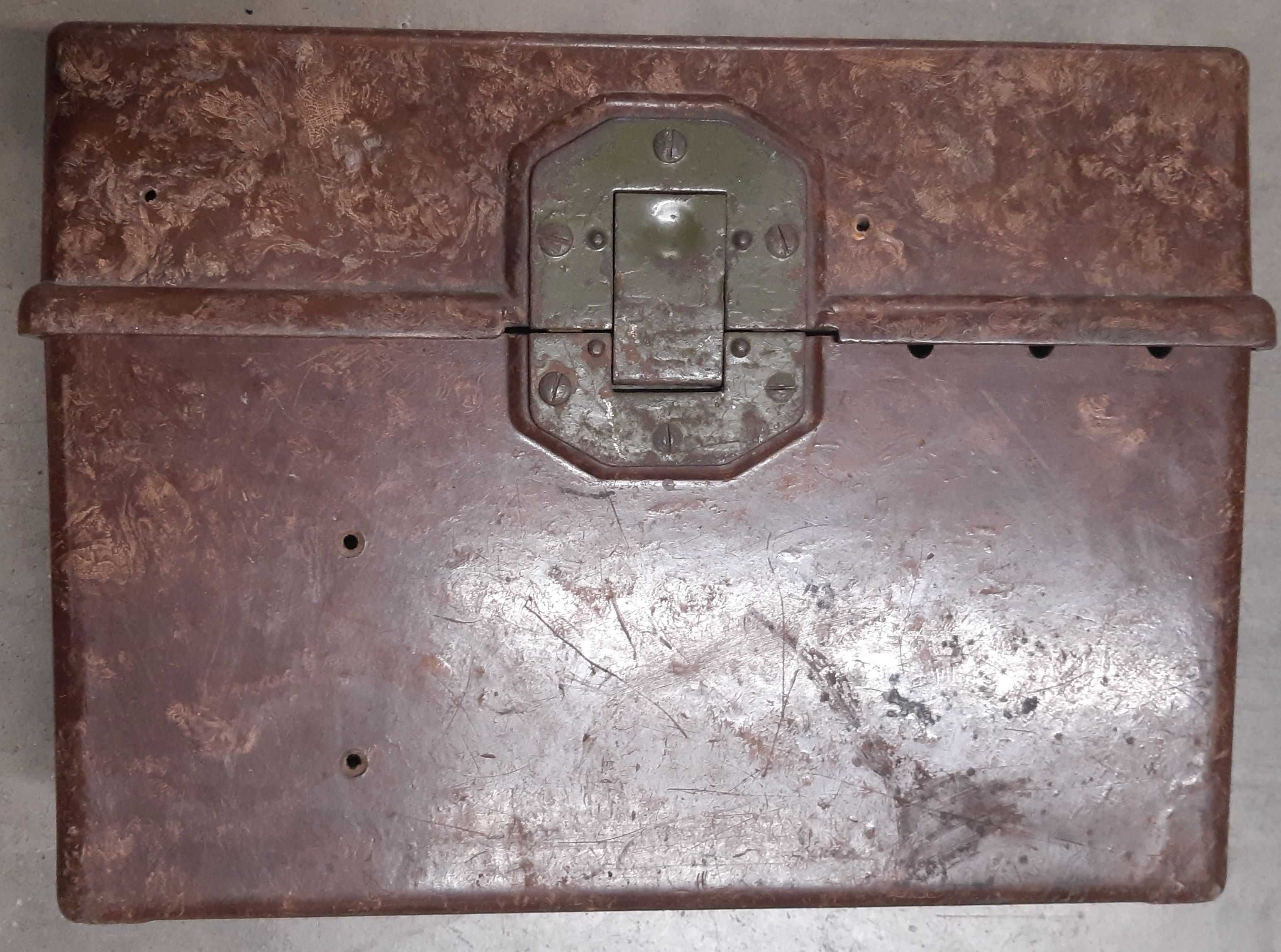 Skrzynka bakelitowa po telefonie monterskim PRL