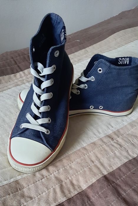 Trampki materiałowe, granatowe z białym wykończenirm