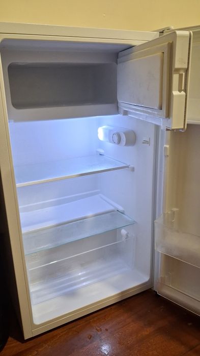 Frigobar EXCELENTE, como novo