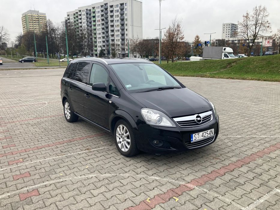 Opel Zafira Opel Zafira B 2010 Xenon, półskóra, zadbany, bezwypadkowy.
