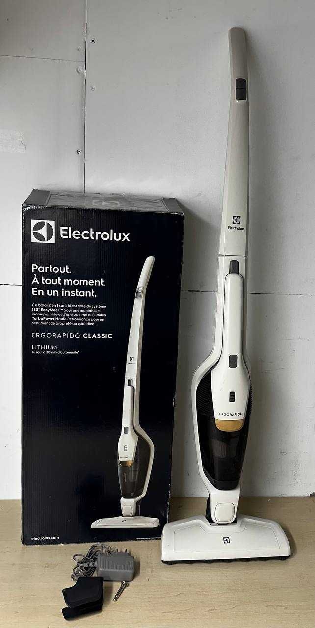 Пилосос Electrolux EERC73SW