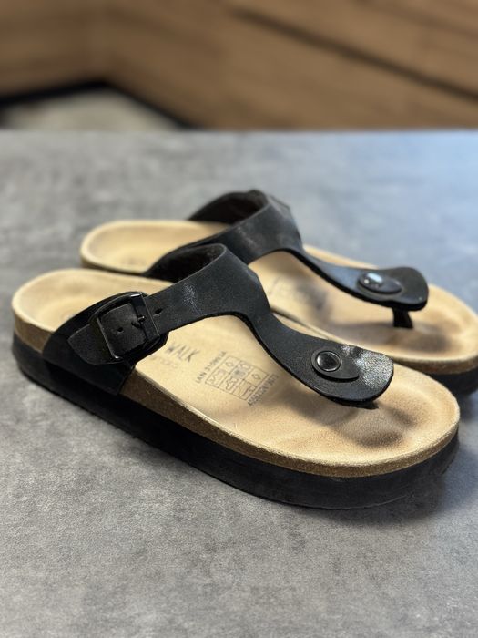 Сандалі в'єтнамки чорні в стилі birkenstock, чорні вєтнамки esmara