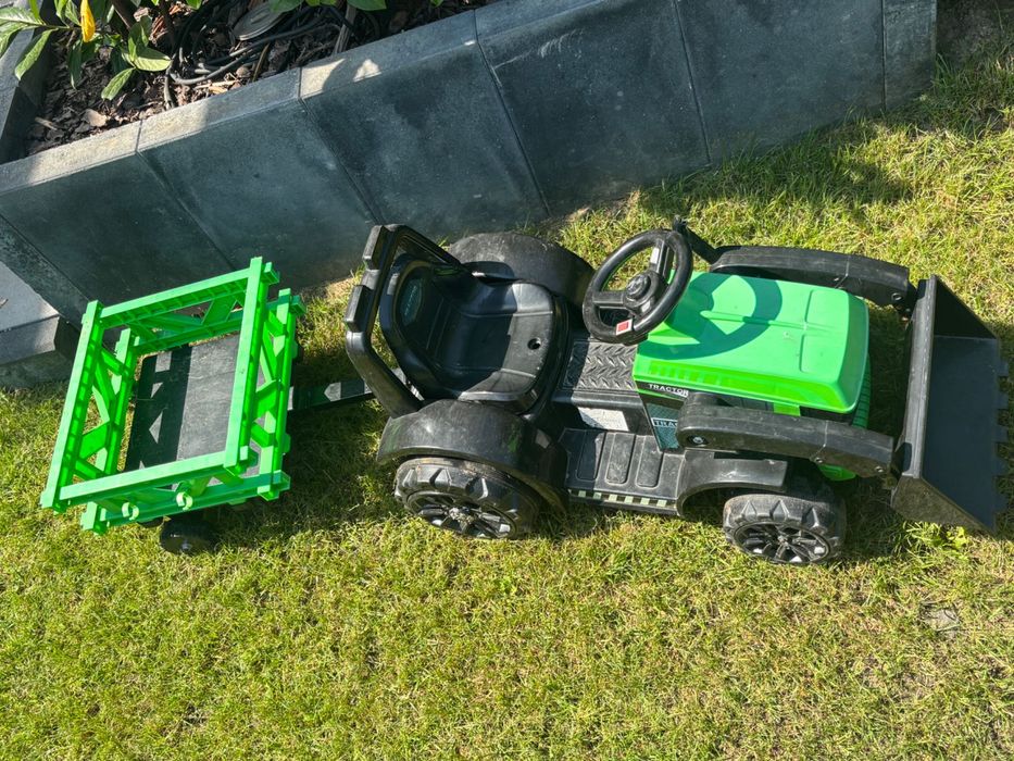 Traktor na akumlator