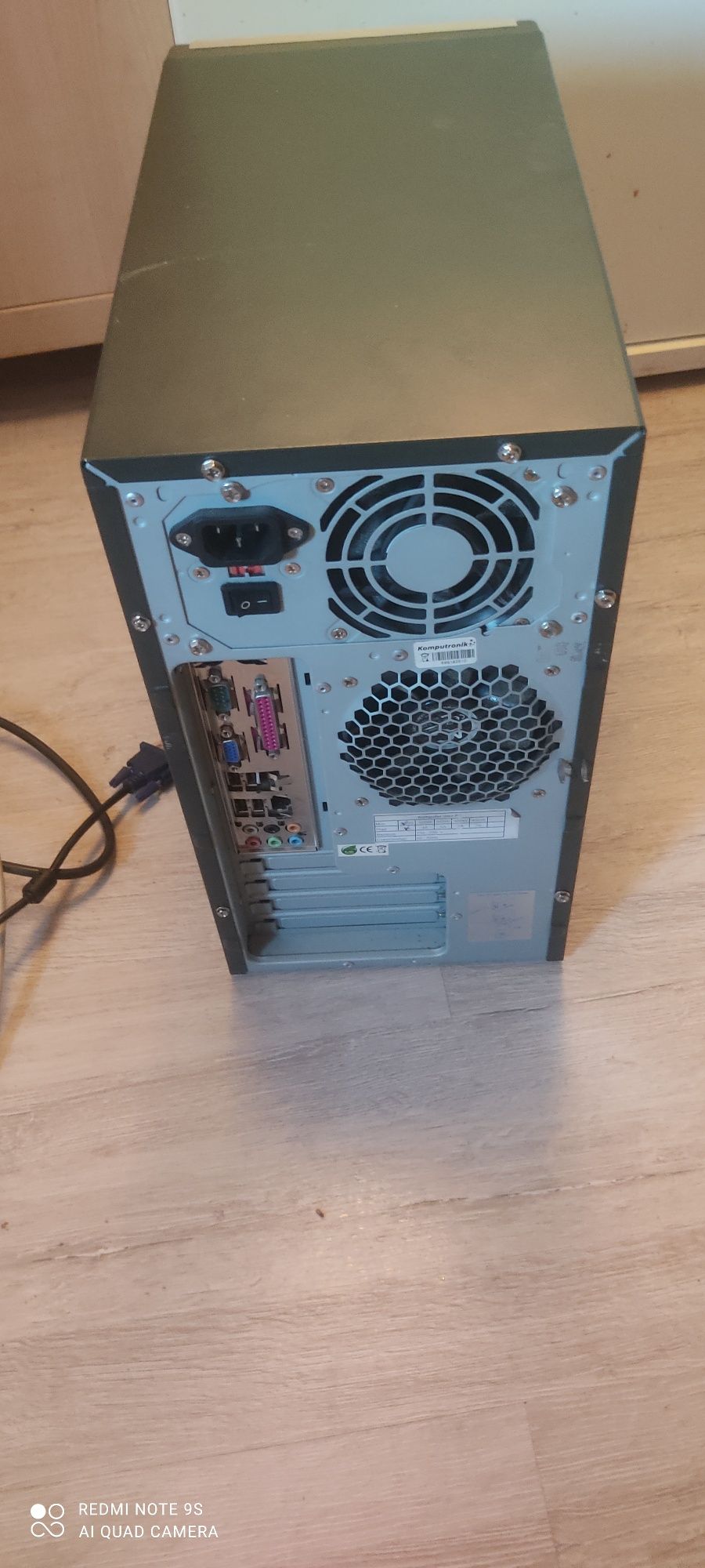 Komputer stacjonarny Pentium 4