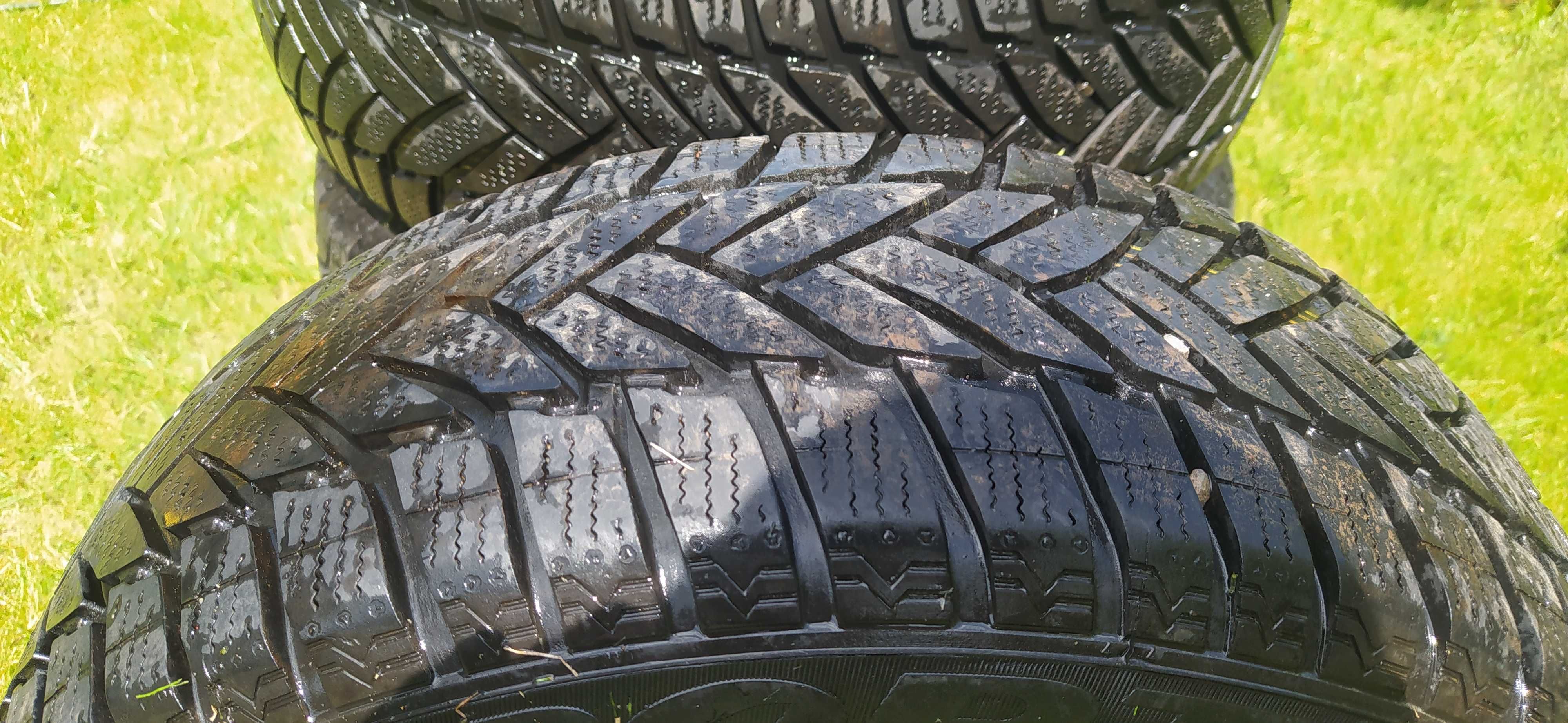Opony zimowe 185/60 R14 6mm Dunlop SP Winter  3M Cena za komplet 150zł