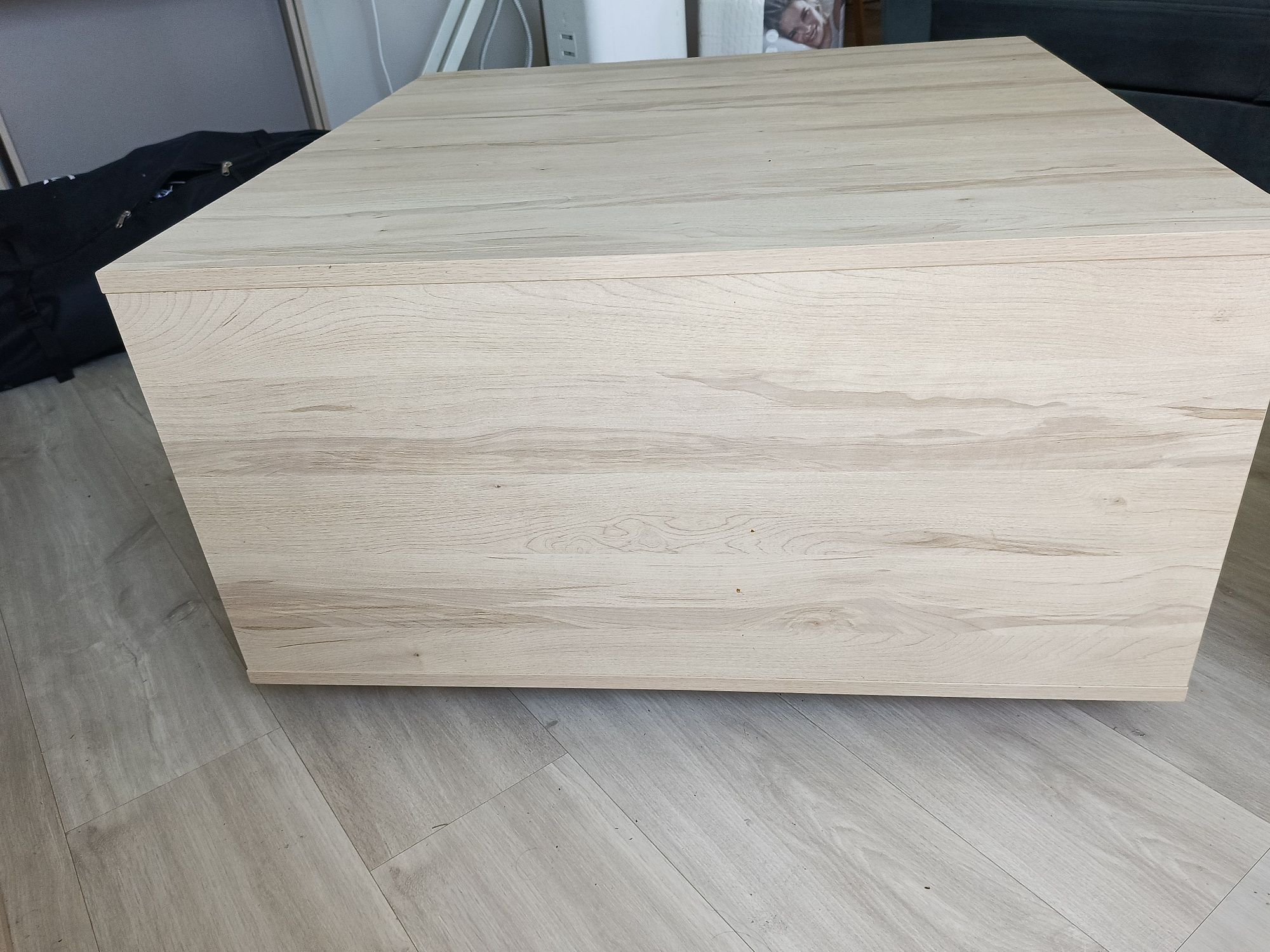 Sprzedam stolik o wymiarach arach 80x80x45.5