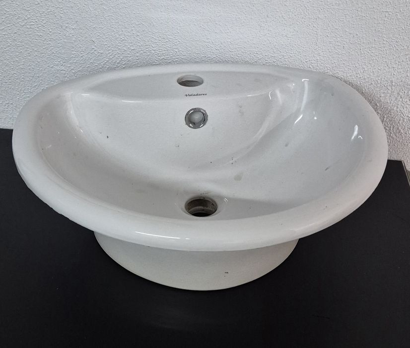 Lavatório WC de cerâmica da Valadares 48x40cm