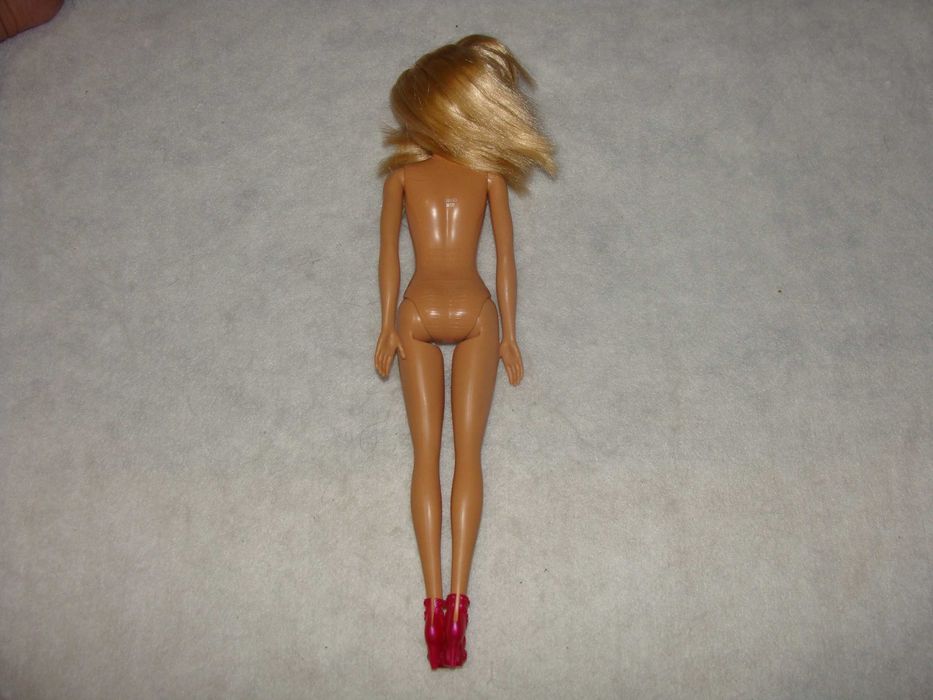 Boneca Barbie (Ref. GBK93)