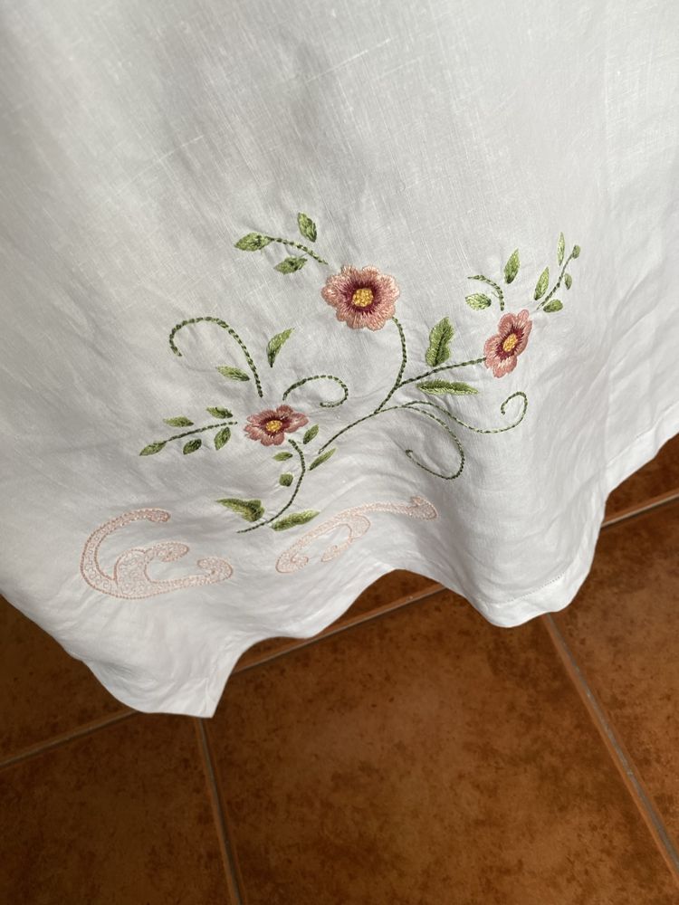 Toalhas de mesa bordadas