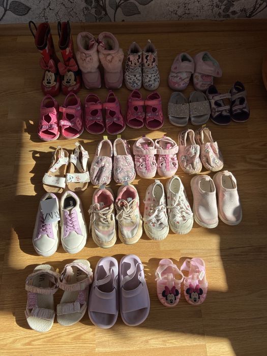 Продам зимній комбез hm  zara 104  взуття по місту