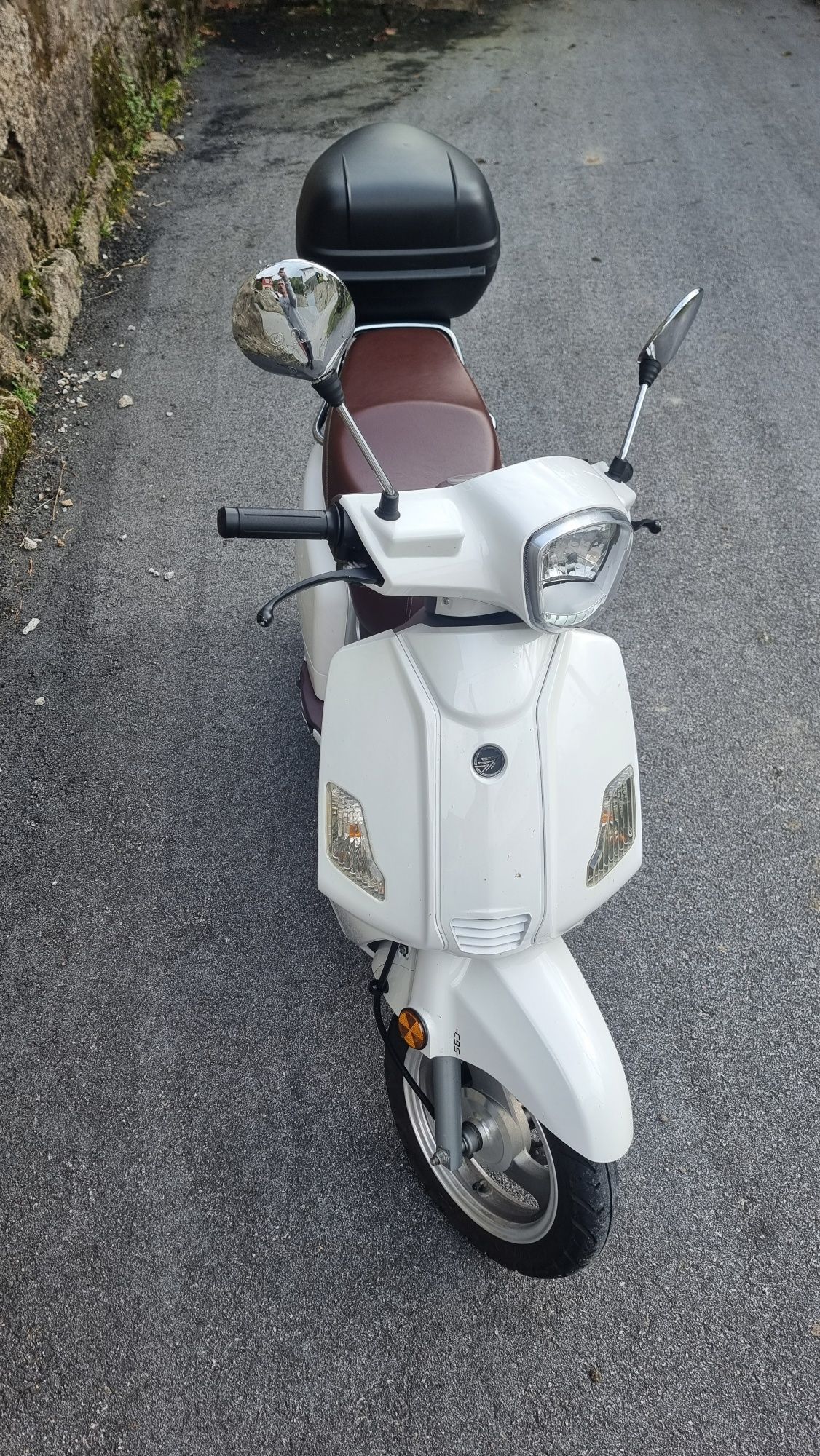 Scooter Keeway 125 em ótimo estado – pronta a andar!