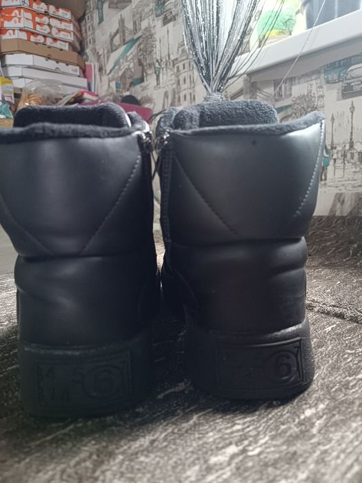 Сапожки для дівчинки