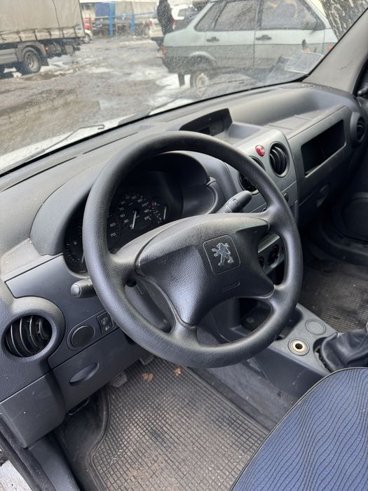 Розбираємо на запчастини Peugeot Partner 1.4