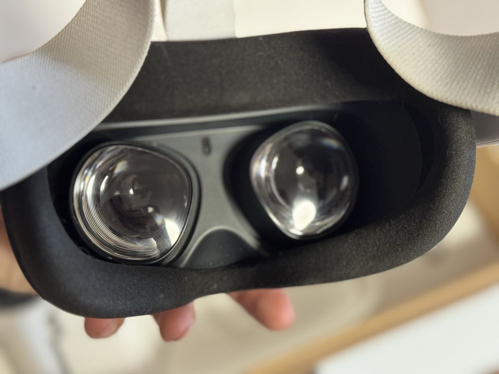Oculus quest 2 - 128 GB / идеал с коробкой , можно на подарок