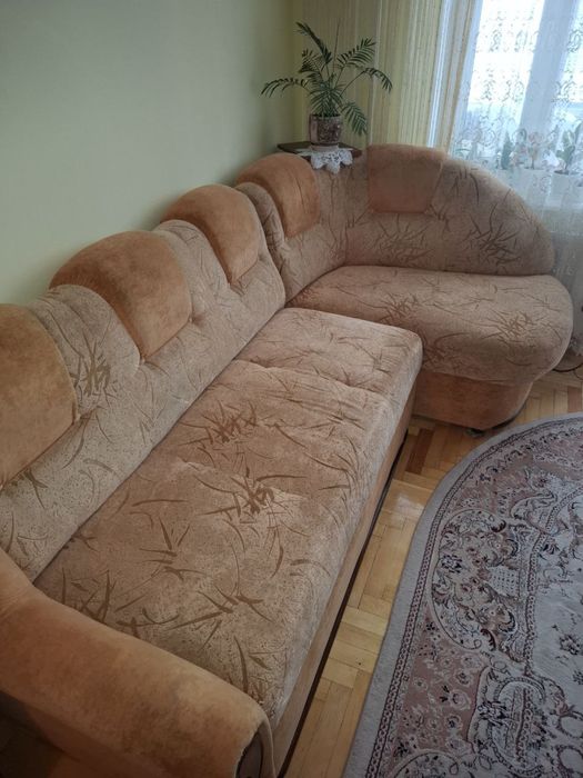 Продам диван в хорошому стані
