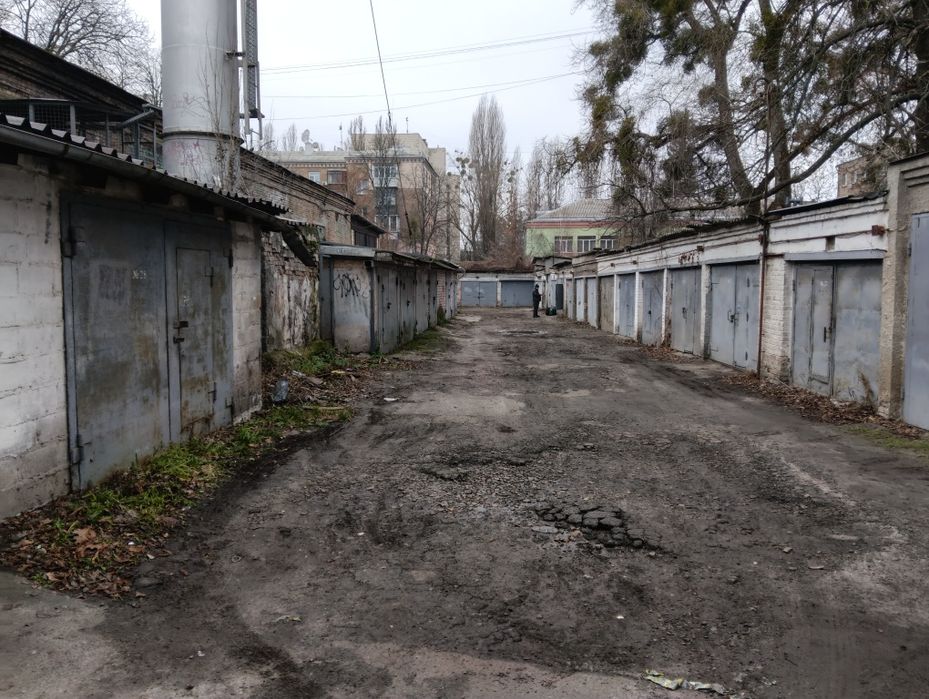 Сдам широкий капитальный гараж в хорошей локации