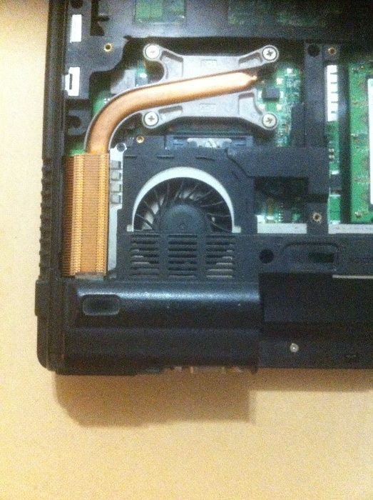 Ноутбук Fujitsu Siemens  на разборку.