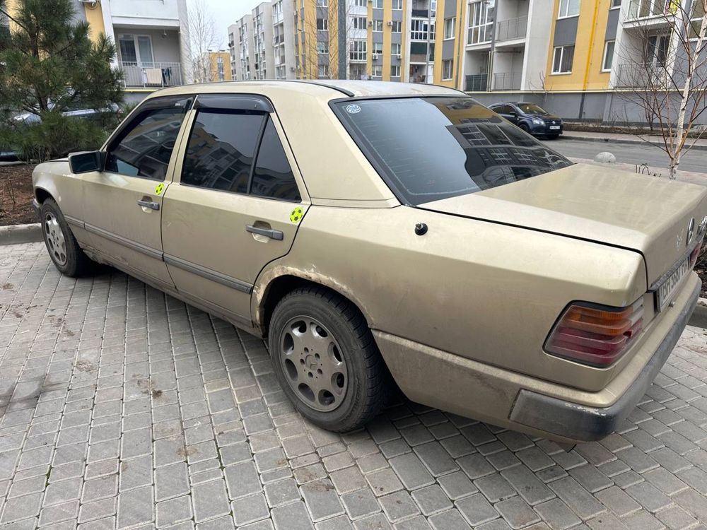 Mercedes 124 2.3