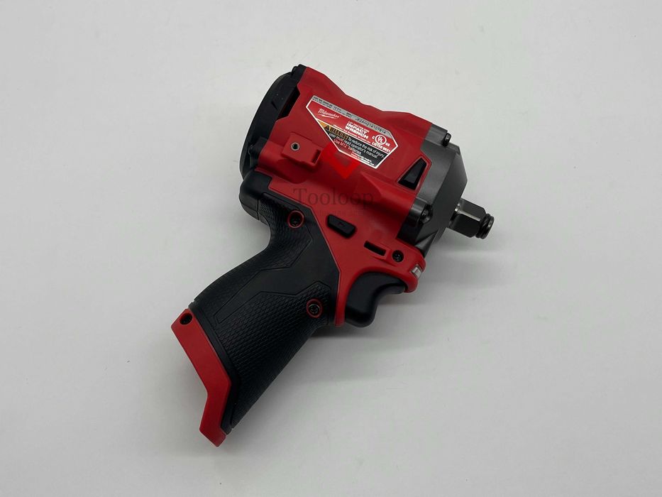 Аккумуляторный импульсный гайковерт Milwaukee M12 FUEL 1/2 (2555-20)