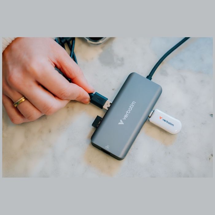 Adapter Hub Verbatim USB-C/HDMI/3xUSB-A  3.2/RJ45 aluminiowy 32157
