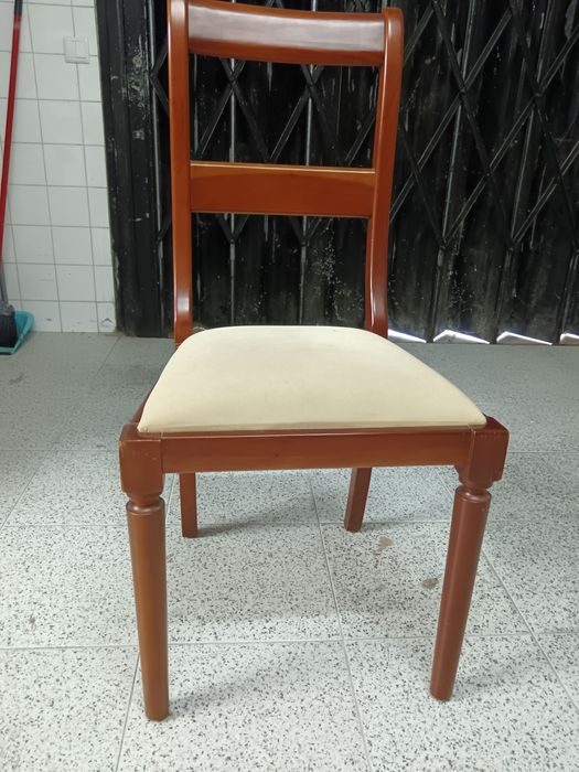 Cadeira de cerejeira