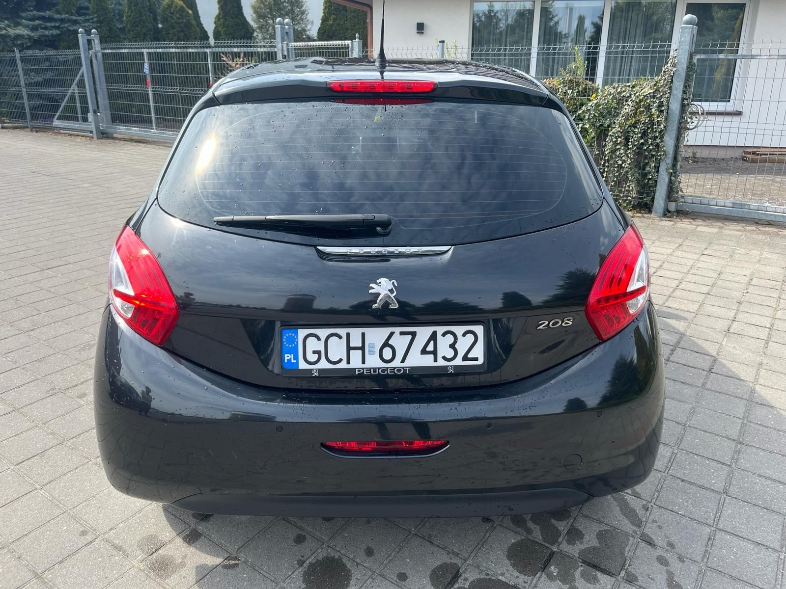 Peugeot 208 czarny 2012r. 1.4 diesel