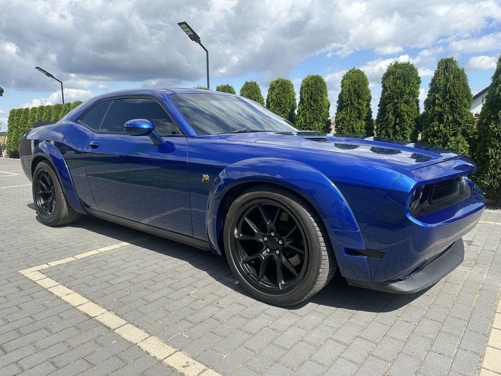 Dodge CHallenger 5.7 HEMI Manual!
