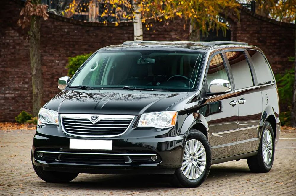 Lancia Voyager 3.6 Benzyna 283ps Xenon Navi Kamera Skóra El. Drzwi Boczne Serwis