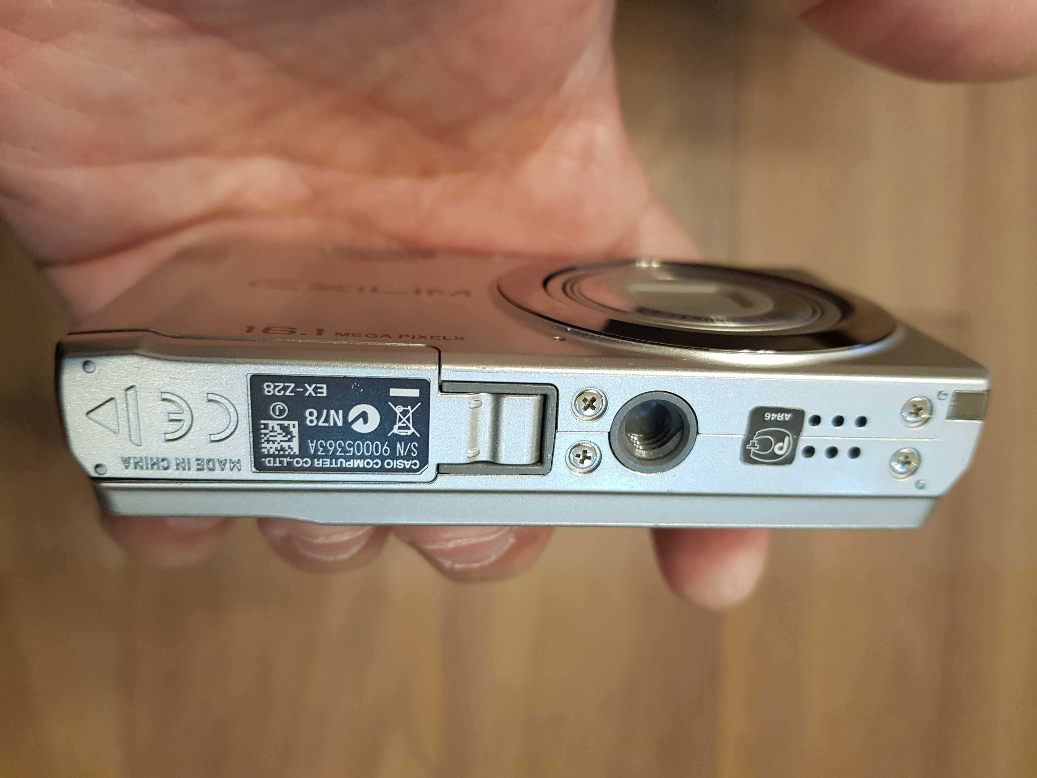 CASIO EXILIM EX-Z28 Silver 16.1 MP Digital Camera