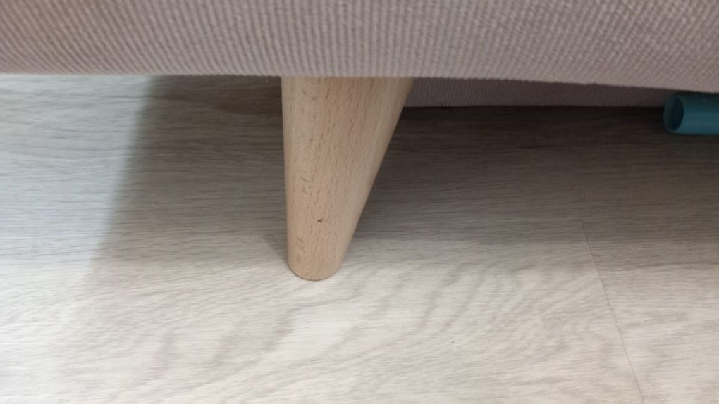 Sofa trzyosobowa Leon rozkładana z pojemnikiem różowa
