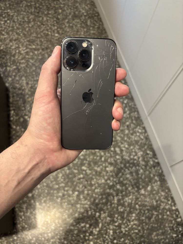 iPhone 13 Pro 128 GB, тріснута задня кришка