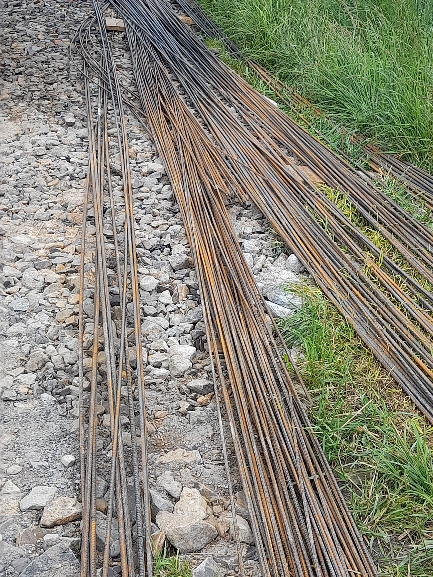 Pręty żebrowane fi 14, 10, 8 dł. 12m