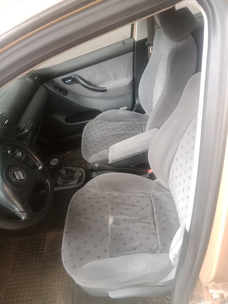 Sprzedam Seata Toledo 1.9tdi,hak,klima