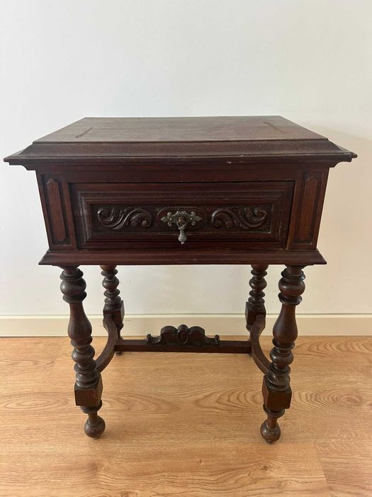 Mesa de Apoio Vintage em Madeira Maciça