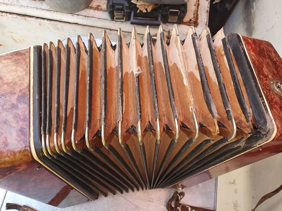 Баян, аккордеон "Полісся" требует реставрации