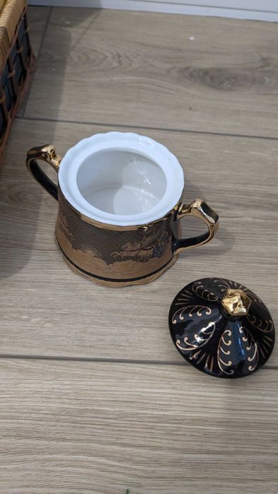 Сервиз кофейный в корзине