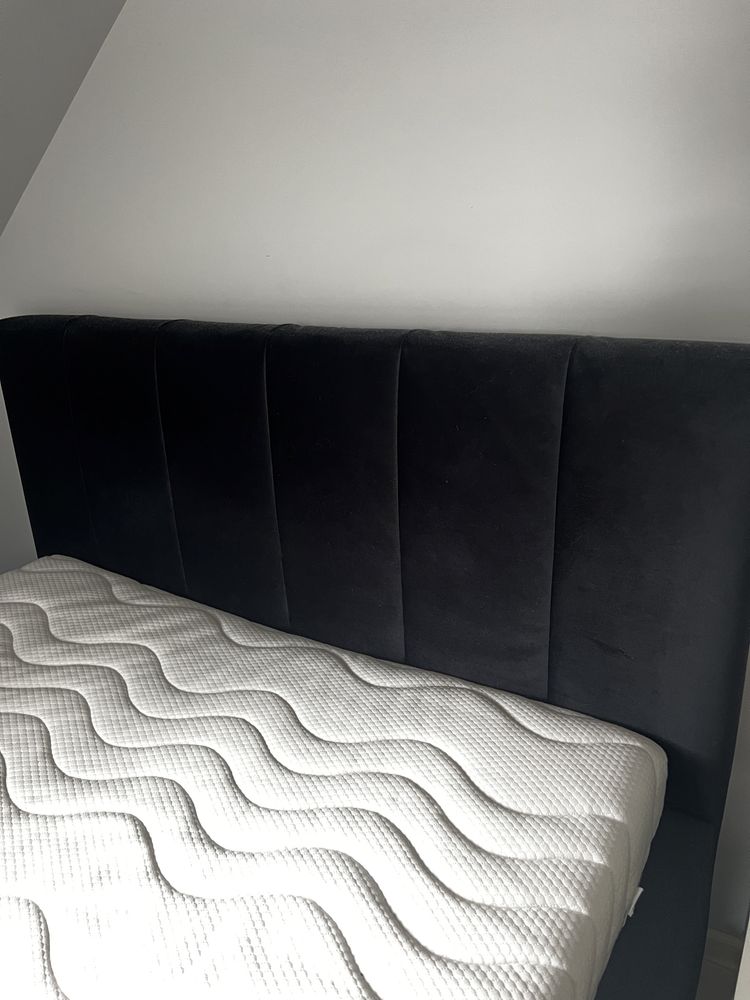 Łóżko tapicerowane z materacem (140/200)