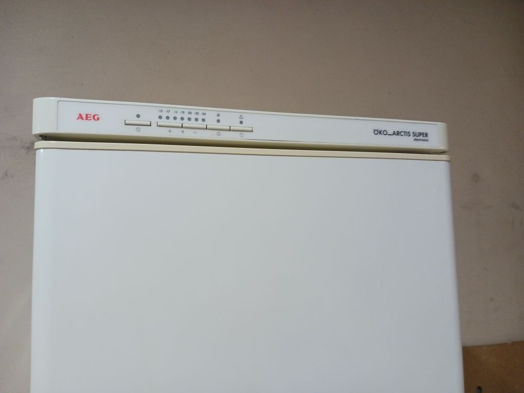 Vendo arca congeladora de gavetas AEG ...255 LITROS ,,,MEDIDAS 179 ALT