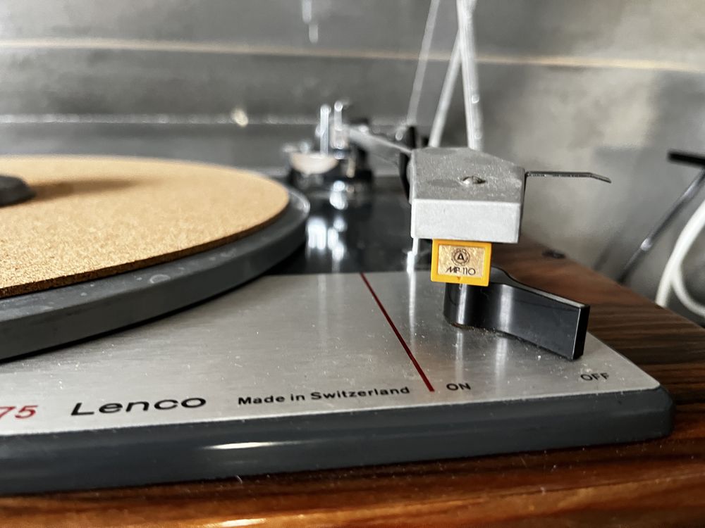 Gramofon Lenco L75