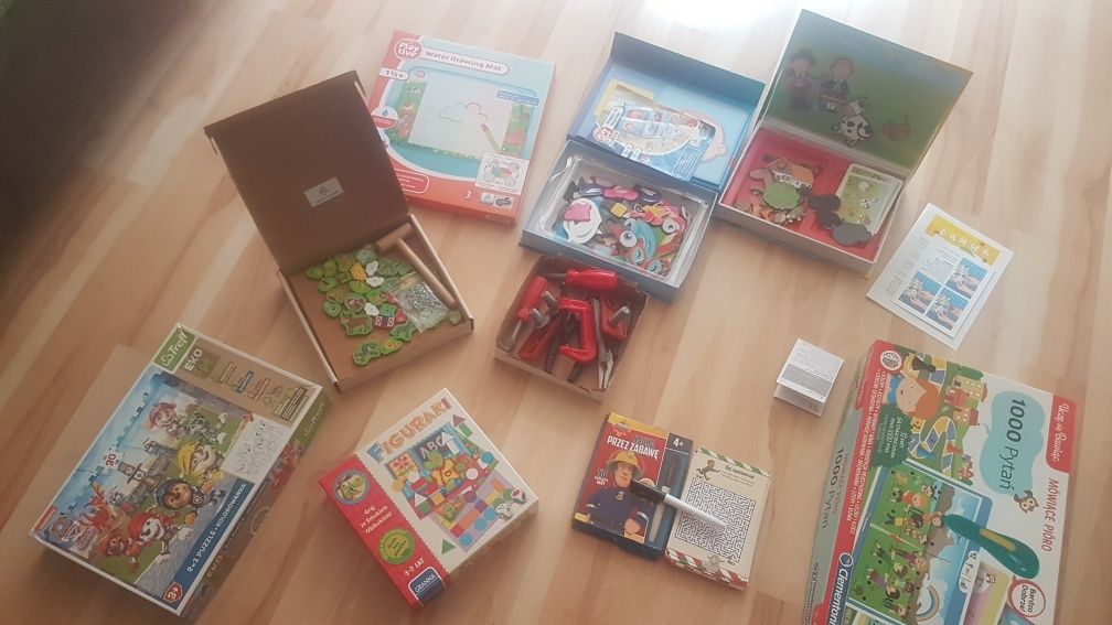 Zestaw gier i puzzli