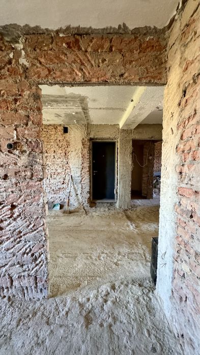 Продам 3-комнатную квартиру с кухней гостиной р-н 9 школа