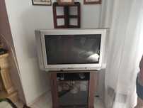 Tv antiga em ótimo estado