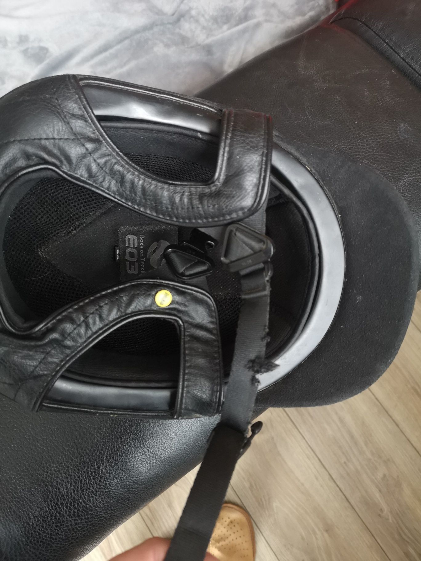 Toczek kask jeździecki back on track 55