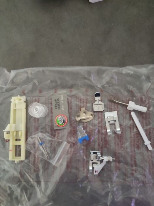 Продам компьютерную швейную машинку.